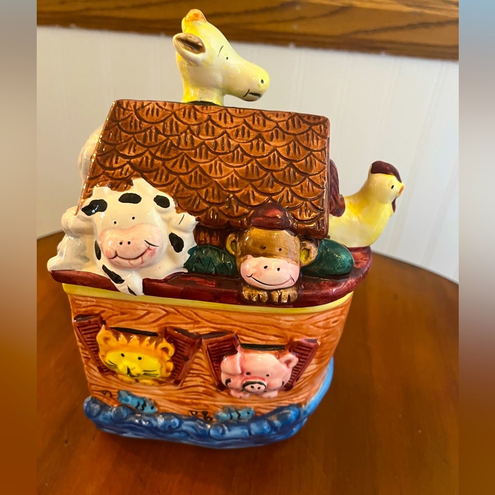 EXPRESS Ceramic Cookie Candy Jar Biblical 9"x6.5"